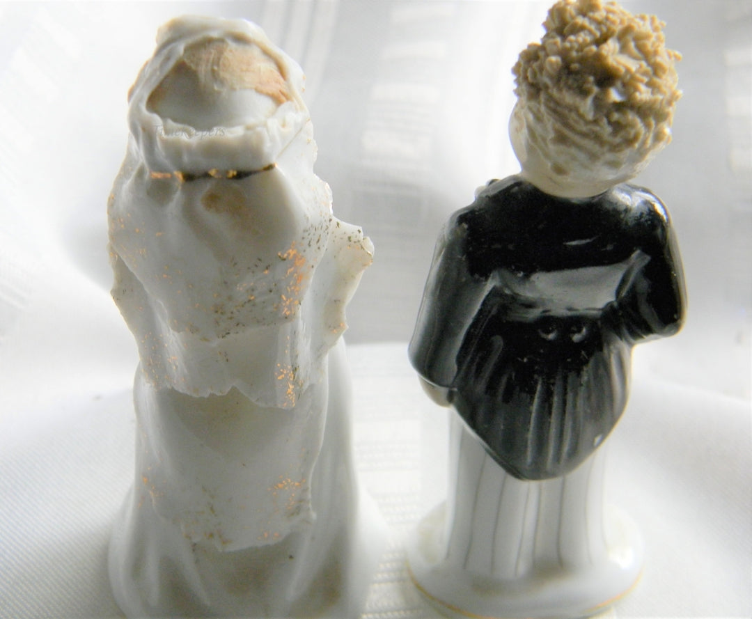 p157 Vintage Set of Bride and Groom Figurines or Cake Toppers 1950's