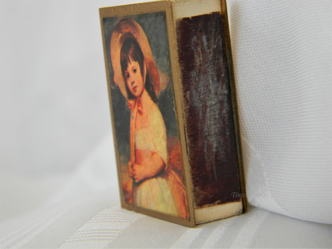 j231 Vintage Small Matchbox Sleeve Depicting a Young Girl