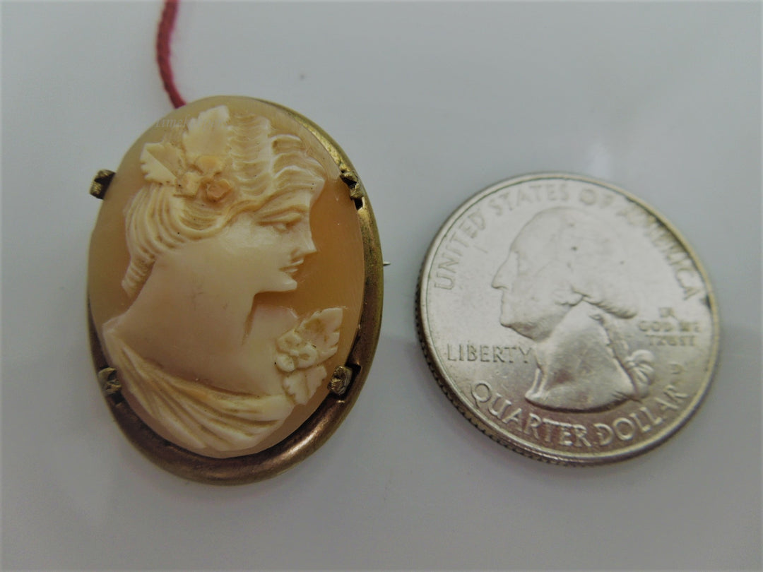 g847 Beautiful Ladies Vintage Gold Filled Cameo Brooch