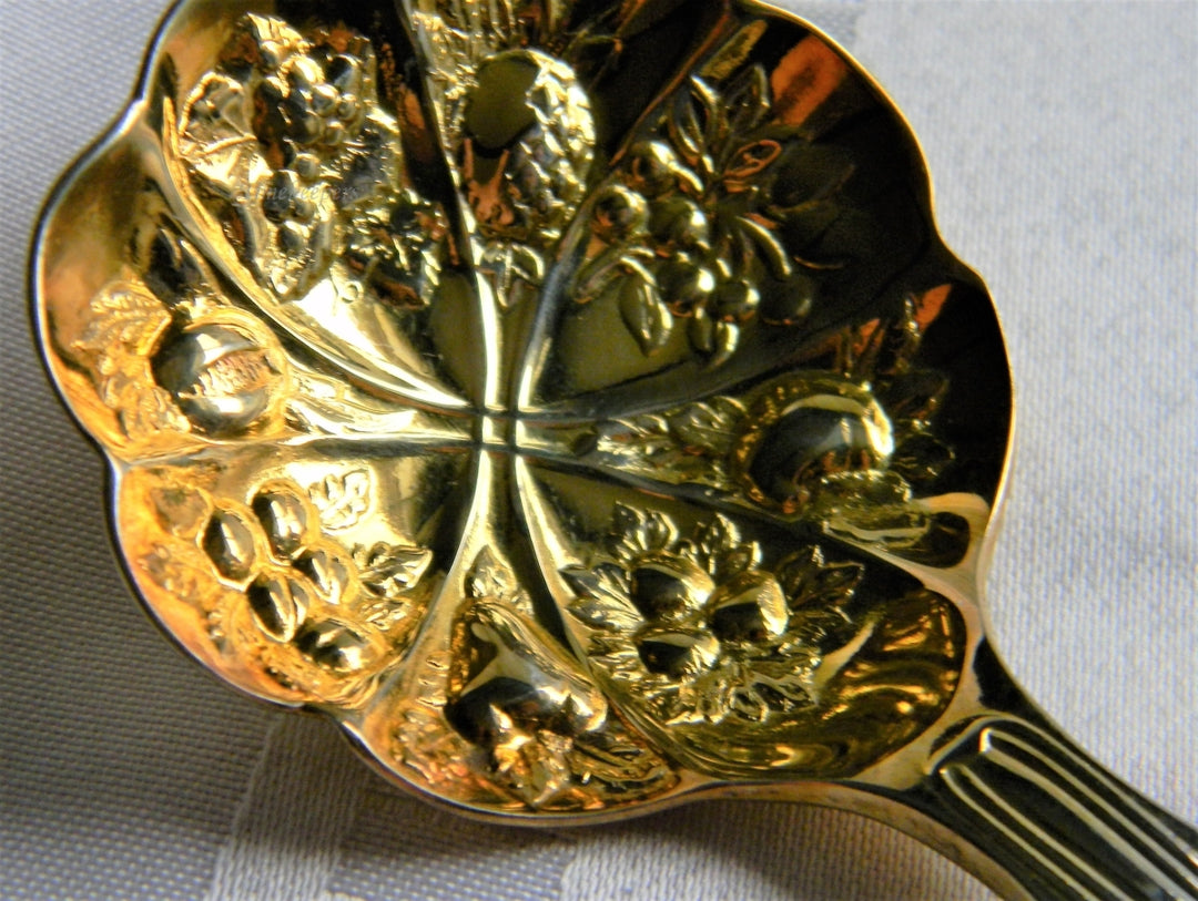 p167 Beautiful Vintage Sheffield Silver Plate Jelly Spoon with Gold Wash Bowl