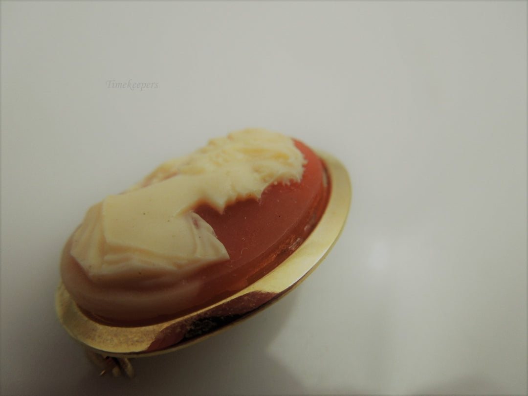 g849 Pretty Ladies Gold Plated Cameo Brooch