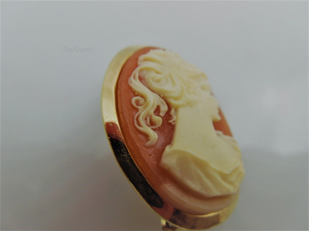 g849 Pretty Ladies Gold Plated Cameo Brooch