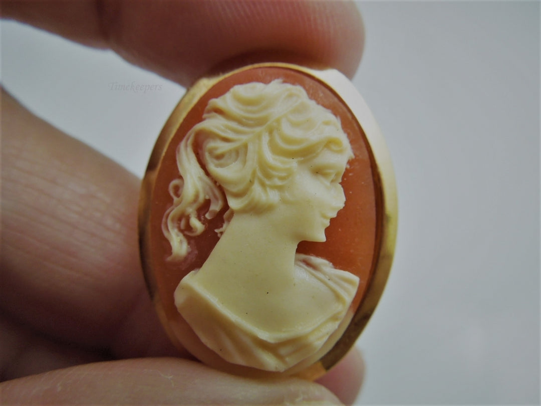 g849 Pretty Ladies Gold Plated Cameo Brooch