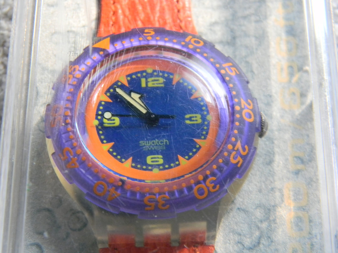 j910 Swatch Watch Red Island Scuba 200 SDK106 Quartz Movement In Box with Papers