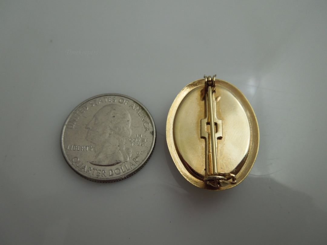g849 Pretty Ladies Gold Plated Cameo Brooch