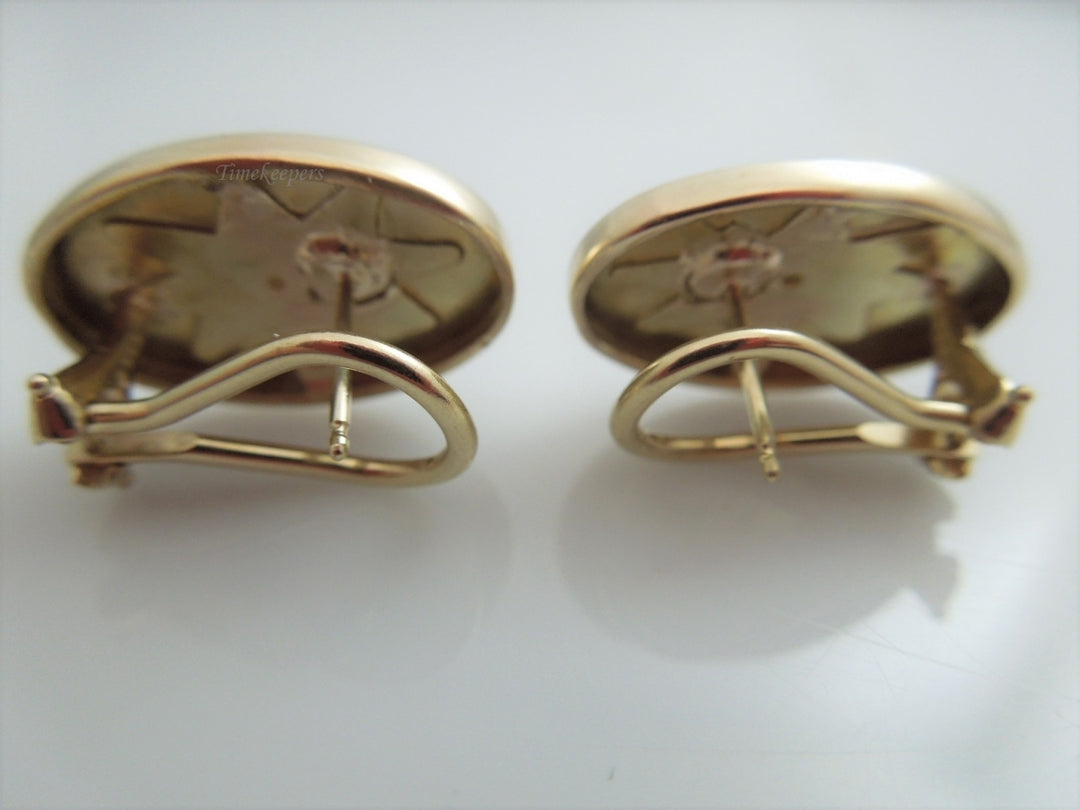 c562 Lovely Ladies 14kt Yellow Gold Engravable Oval Earrings