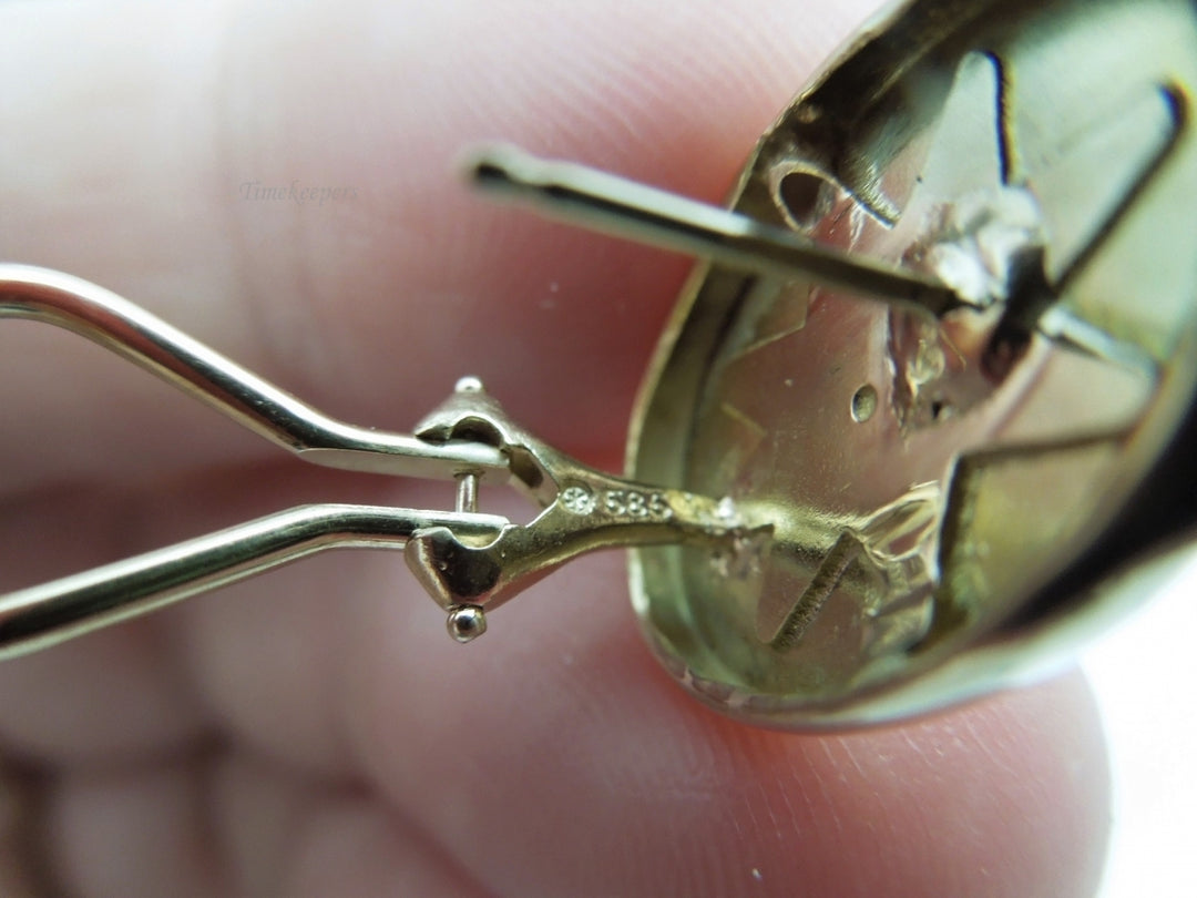 c562 Lovely Ladies 14kt Yellow Gold Engravable Oval Earrings