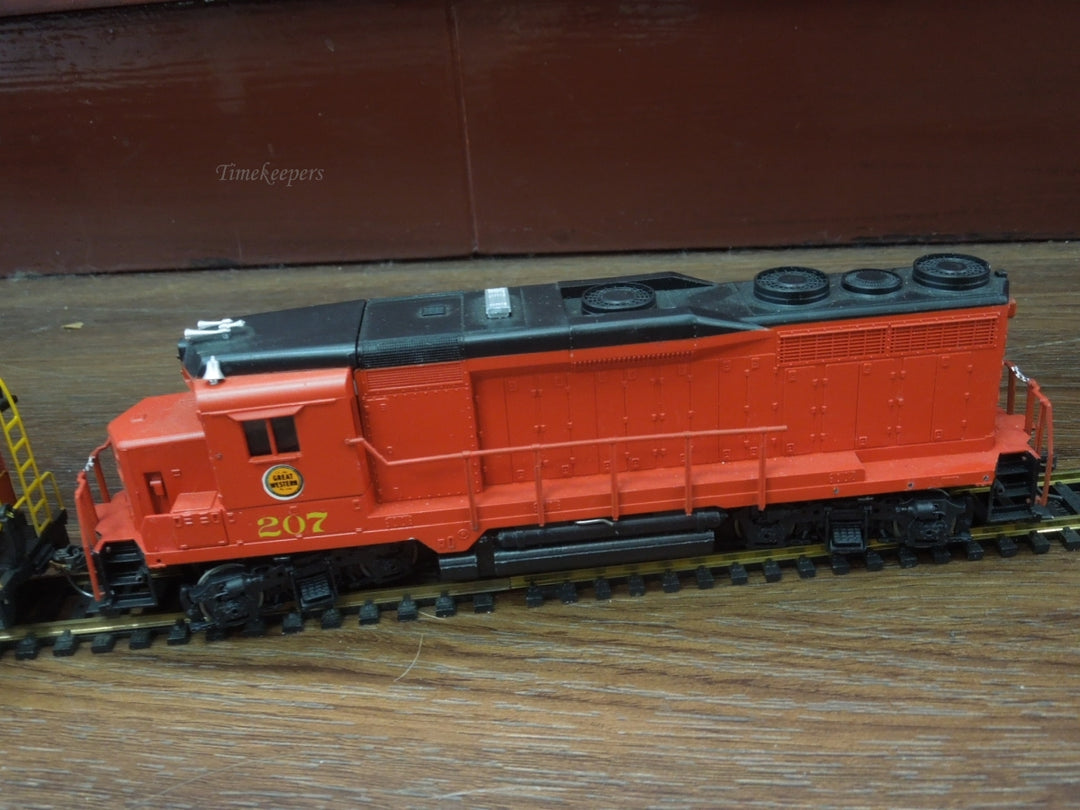 q931 Vintage Chicago Great Western Red 4 Locomotive Engines and 2 Coach Train Set along with Track Rare