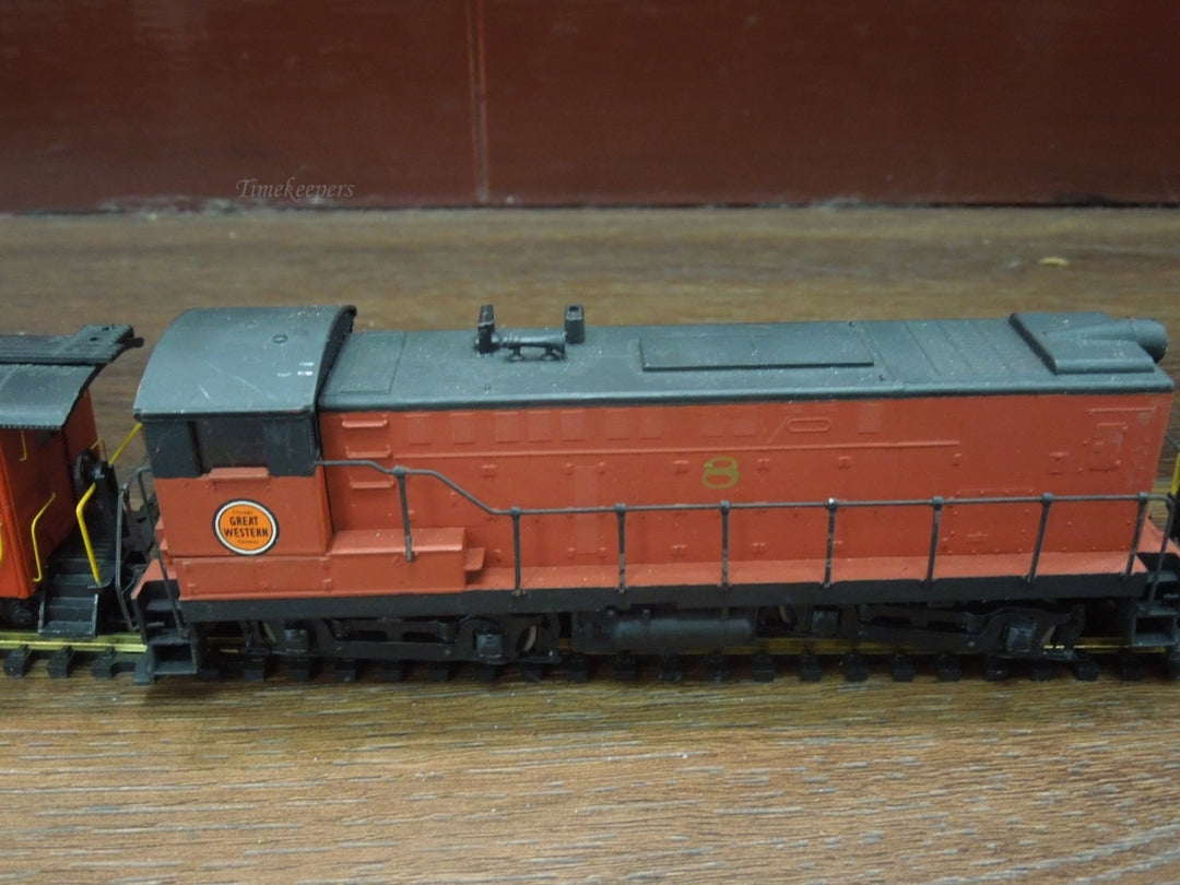 q931 Vintage Chicago Great Western Red 4 Locomotive Engines and 2 Coach Train Set along with Track Rare