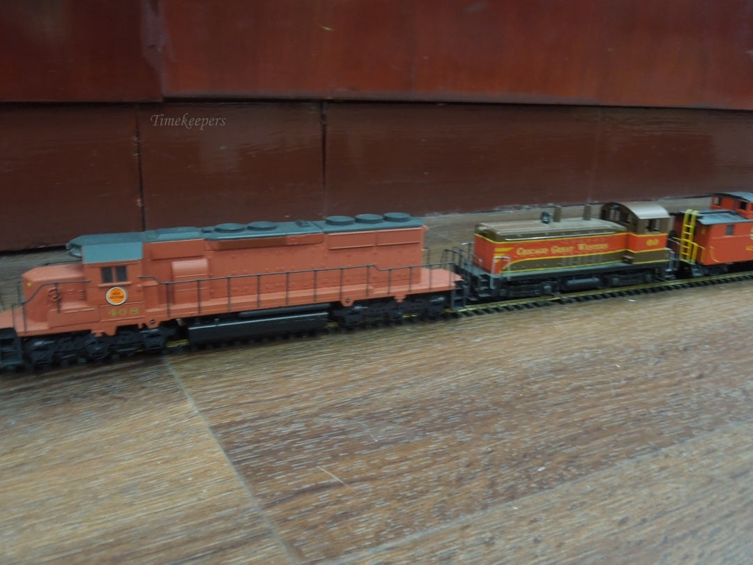 q931 Vintage Chicago Great Western Red 4 Locomotive Engines and 2 Coach Train Set along with Track Rare