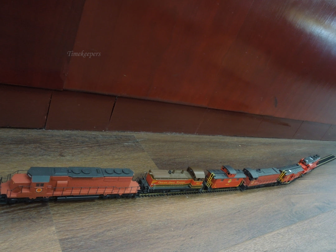 q931 Vintage Chicago Great Western Red 4 Locomotive Engines and 2 Coach Train Set along with Track Rare