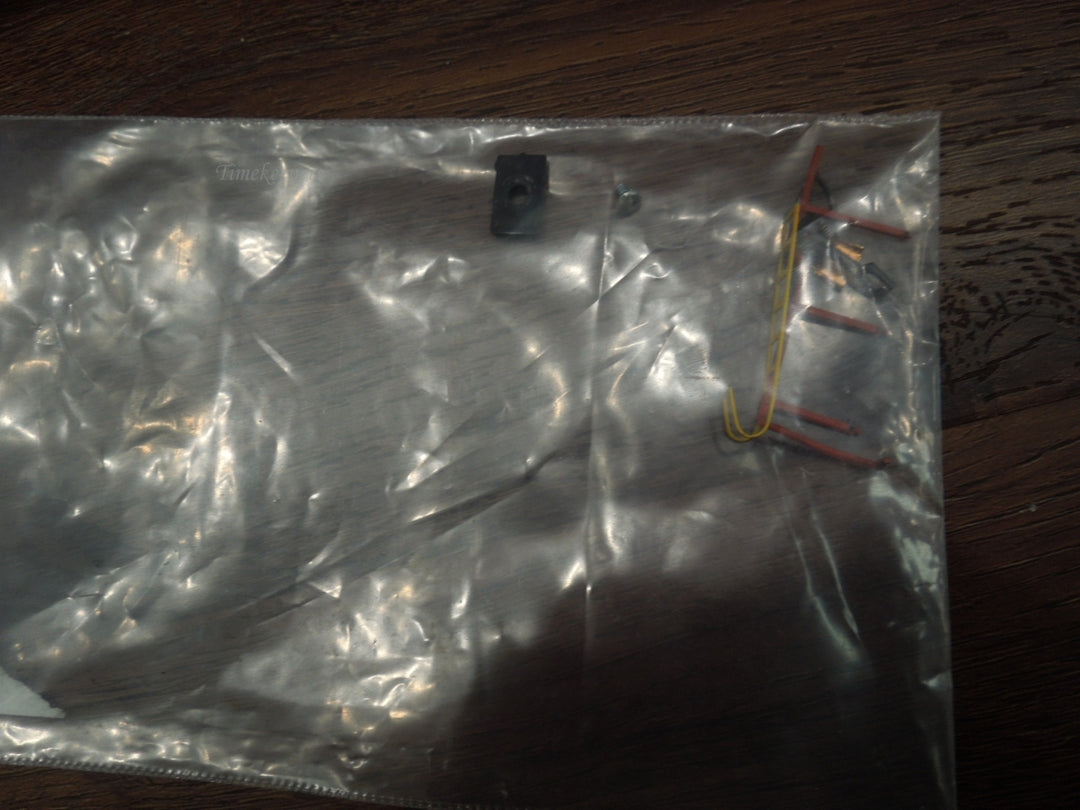 q931 Vintage Chicago Great Western Red 4 Locomotive Engines and 2 Coach Train Set along with Track Rare