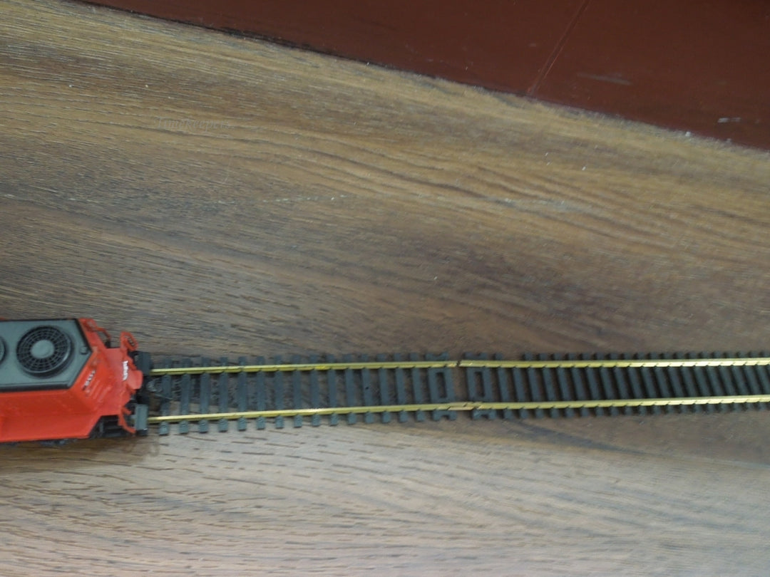 q931 Vintage Chicago Great Western Red 4 Locomotive Engines and 2 Coach Train Set along with Track Rare