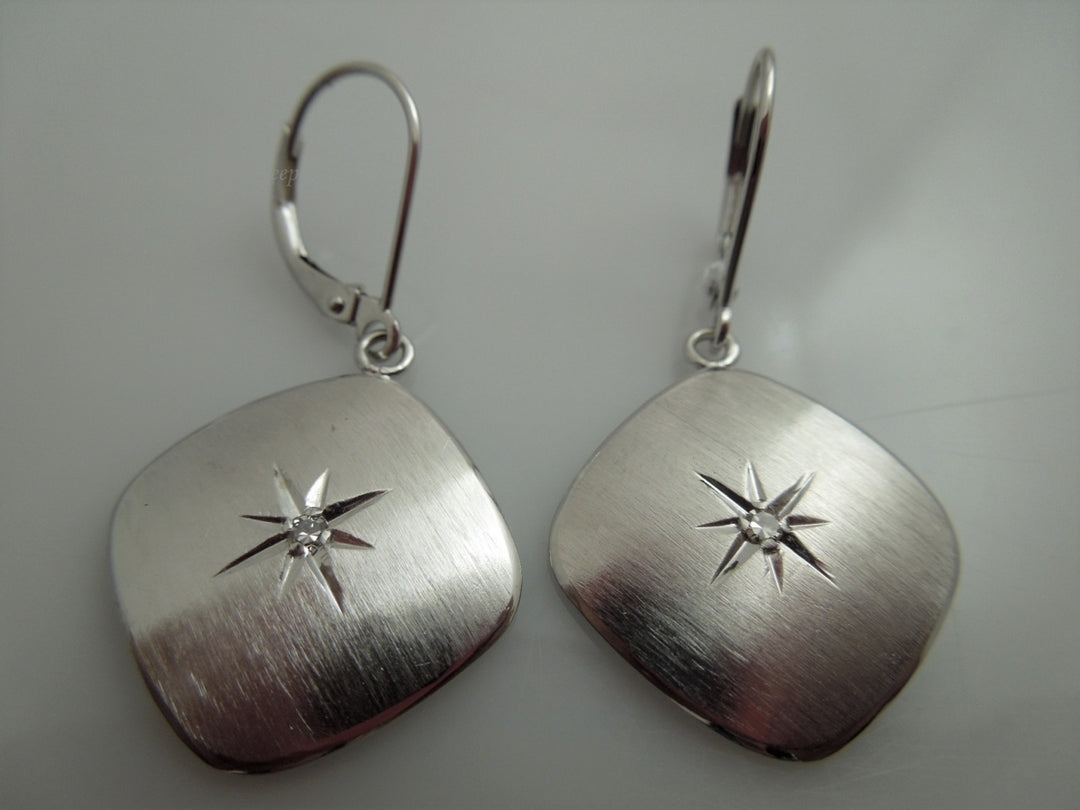 c396 Lovely Ladies Vintage Square Diamond Starburst Earrings in 14kt White Gold