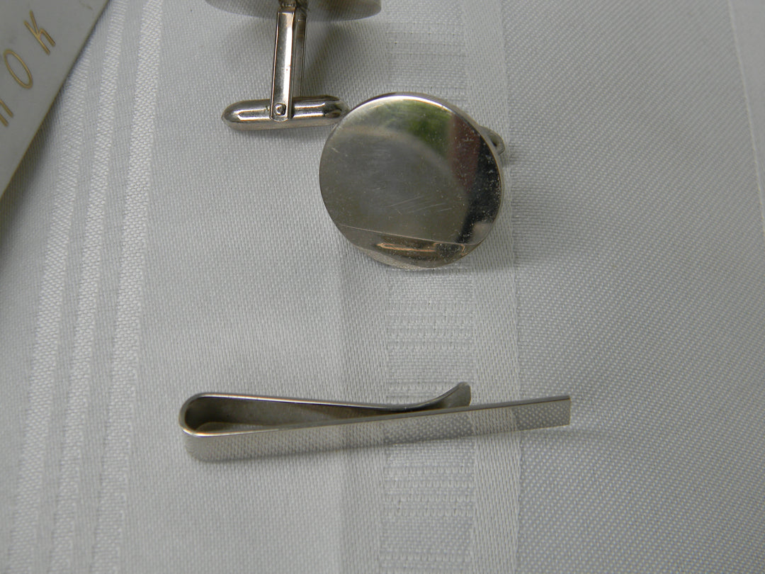 j927 Handsome Hickok Cufflinks and Tie Bar set in Original Box