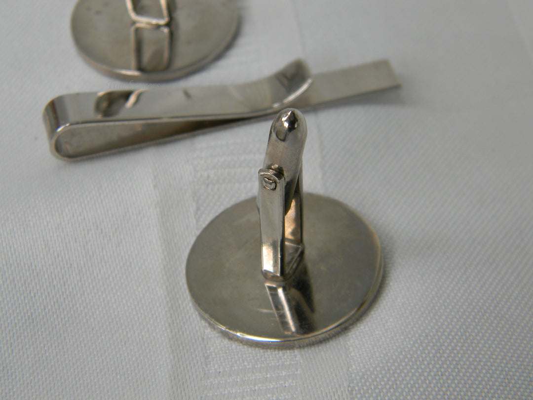 j927 Handsome Hickok Cufflinks and Tie Bar set in Original Box