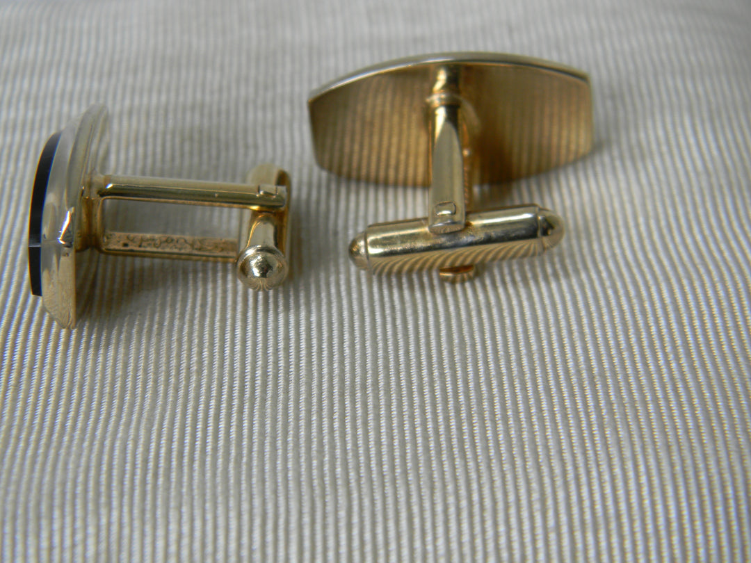 j923 Handsome Rectangle Shields Gold Tone Cufflinks with Black Stones