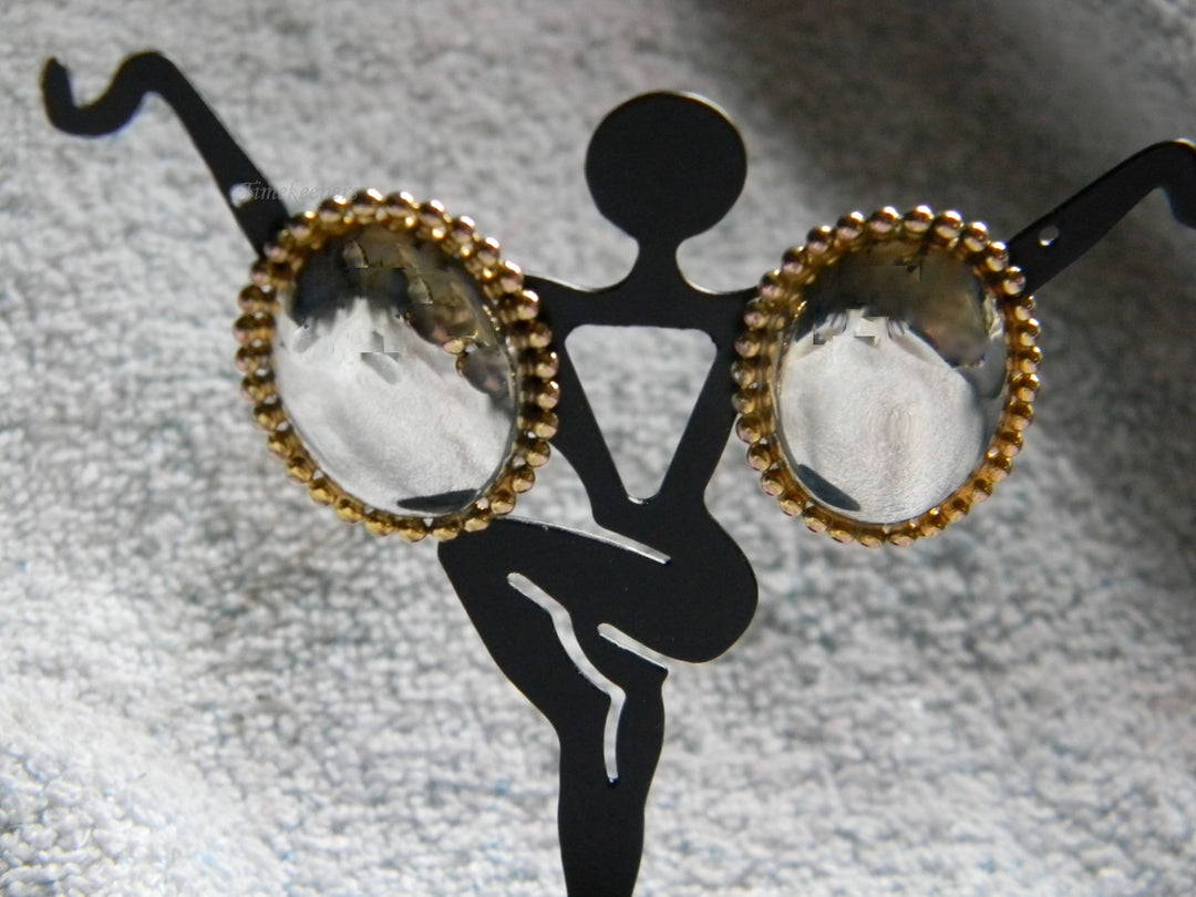 j929 Beautiful Oval Sterling Silver Earrings on Posts with Gold Wash Frame