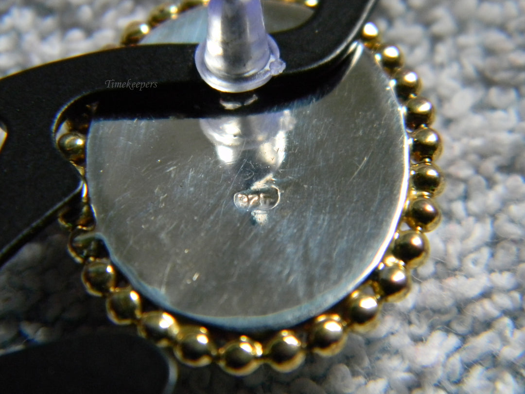 j929 Beautiful Oval Sterling Silver Earrings on Posts with Gold Wash Frame