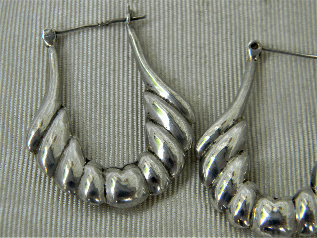 j256 Beautiful Sterling Silver Earrings with Lever Closers