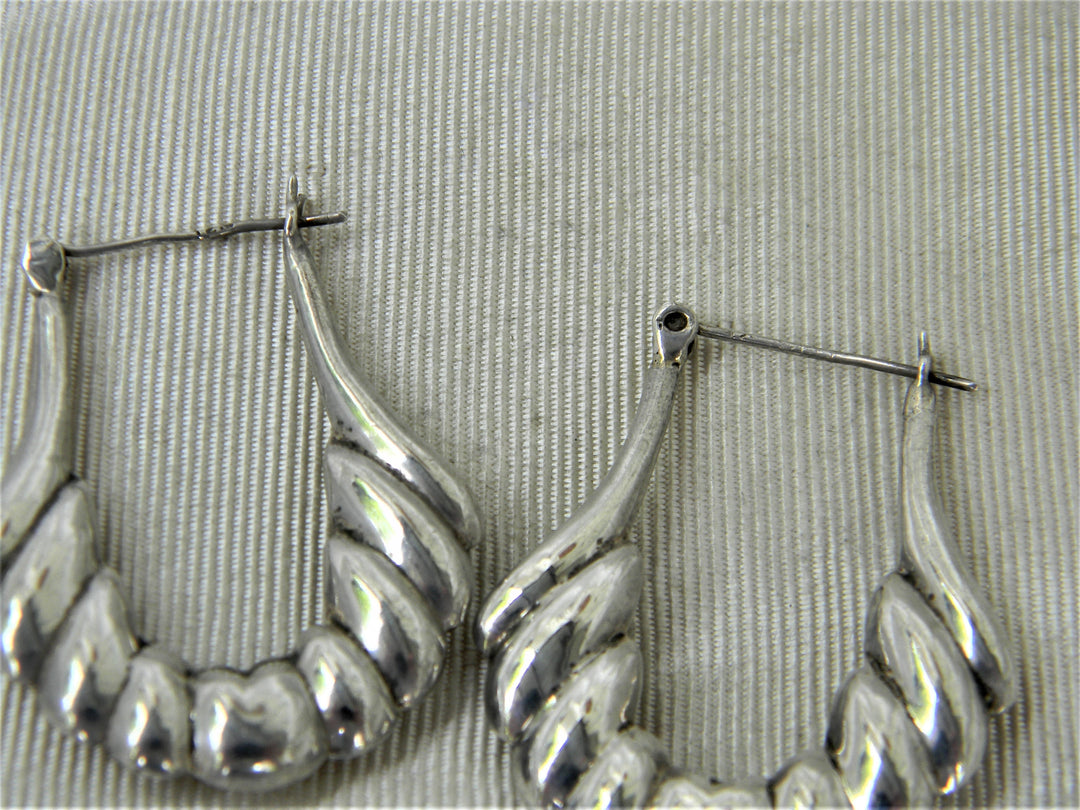 j256 Beautiful Sterling Silver Earrings with Lever Closers