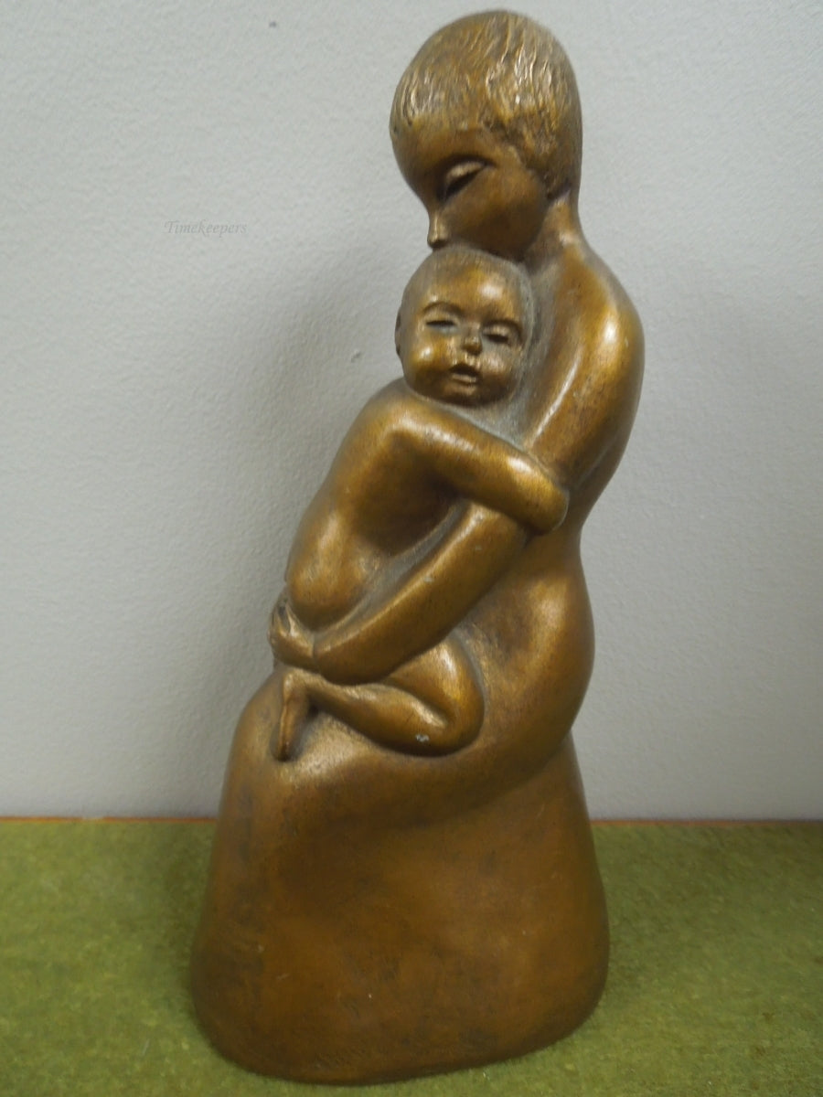 q949 1970 HELGA MEYER Replica Sculpture "Together" Mother and Baby Figurine, Vintage 8"