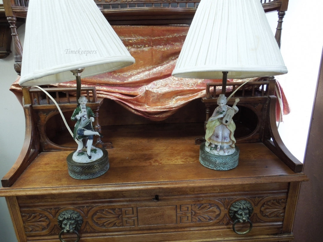 h937 Beautiful Vintage Porcelain Figurine Lamps One Man one Lady Working
