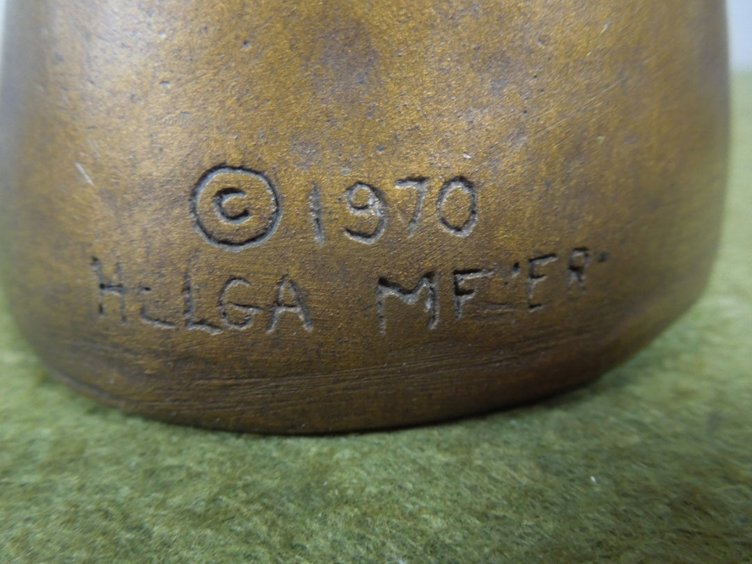 q949 1970 HELGA MEYER Replica Sculpture "Together" Mother and Baby Figurine, Vintage 8"