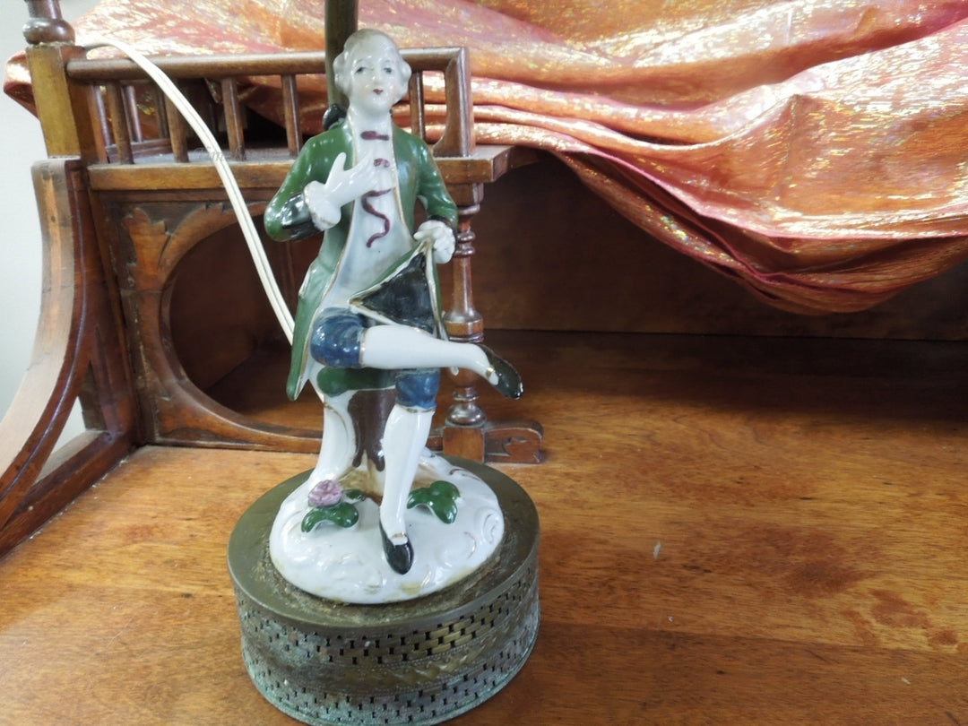 h937 Beautiful Vintage Porcelain Figurine Lamps One Man one Lady Working