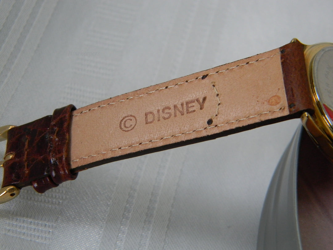 j950 Disney Collector Captain Hook Watch in Movie Reel Case 1994