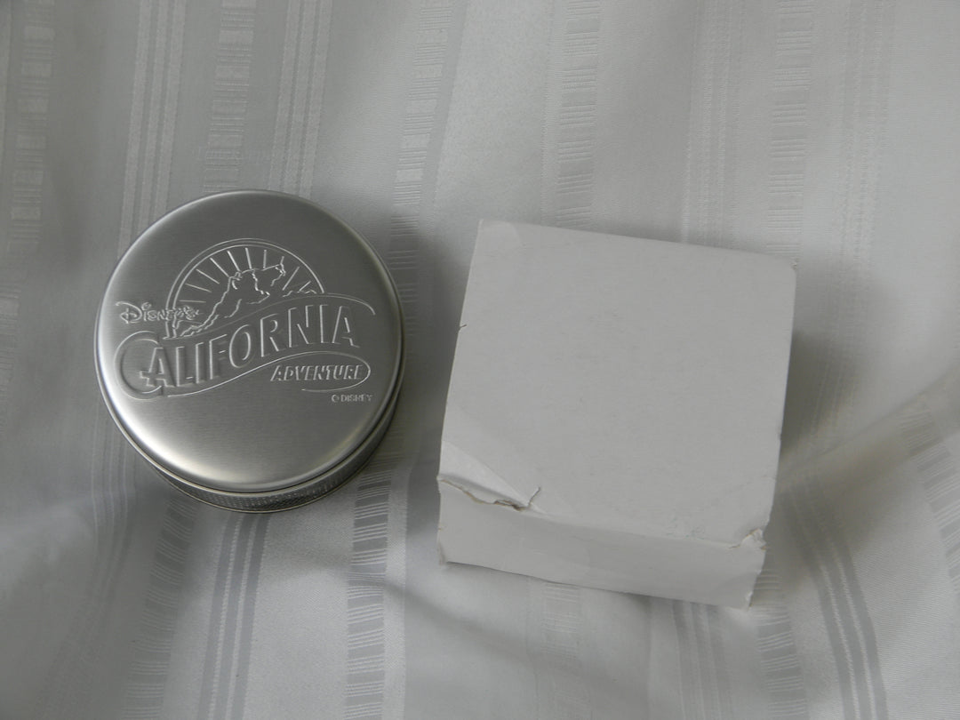 j951 Disney's California Adventure Watch 2001 for the Collector Original box