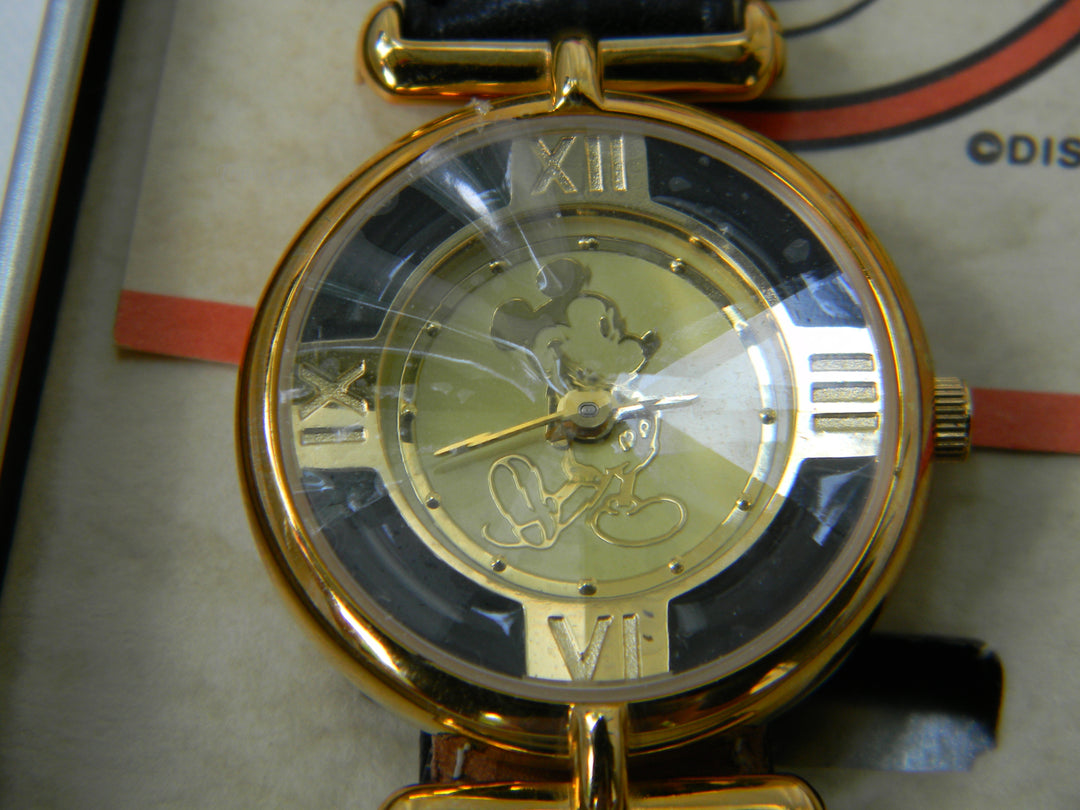 j954 Disney's Collector Women's Mickey Mouse Watch in Black and Gold Rare