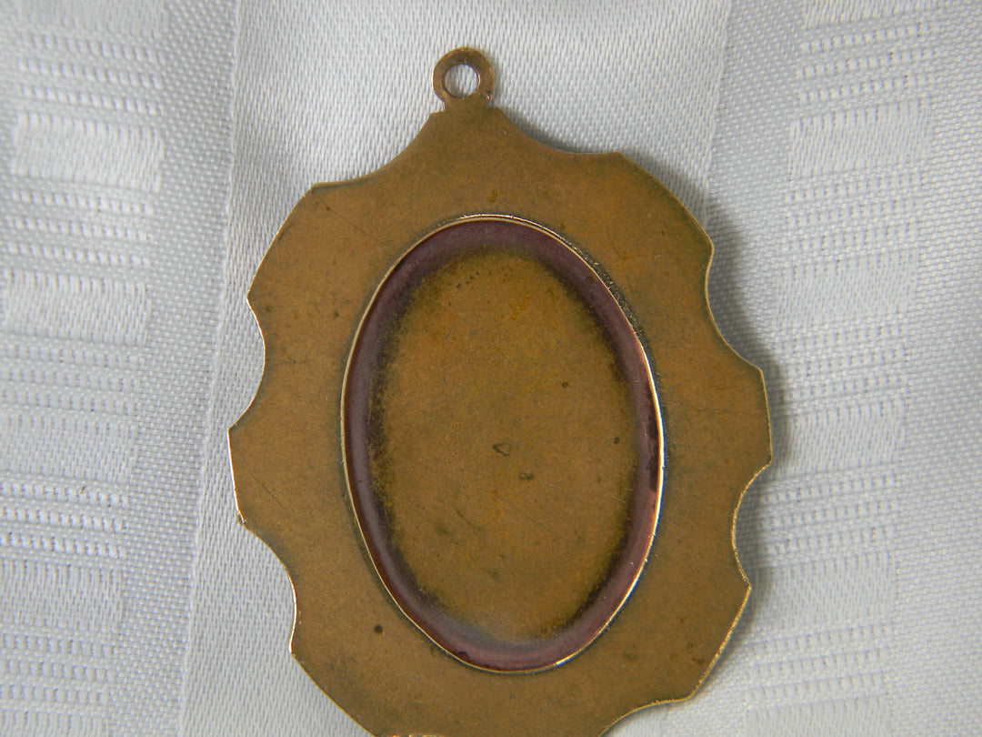 j958 Vintage Large Gold tone Porcelain Printed Pendant