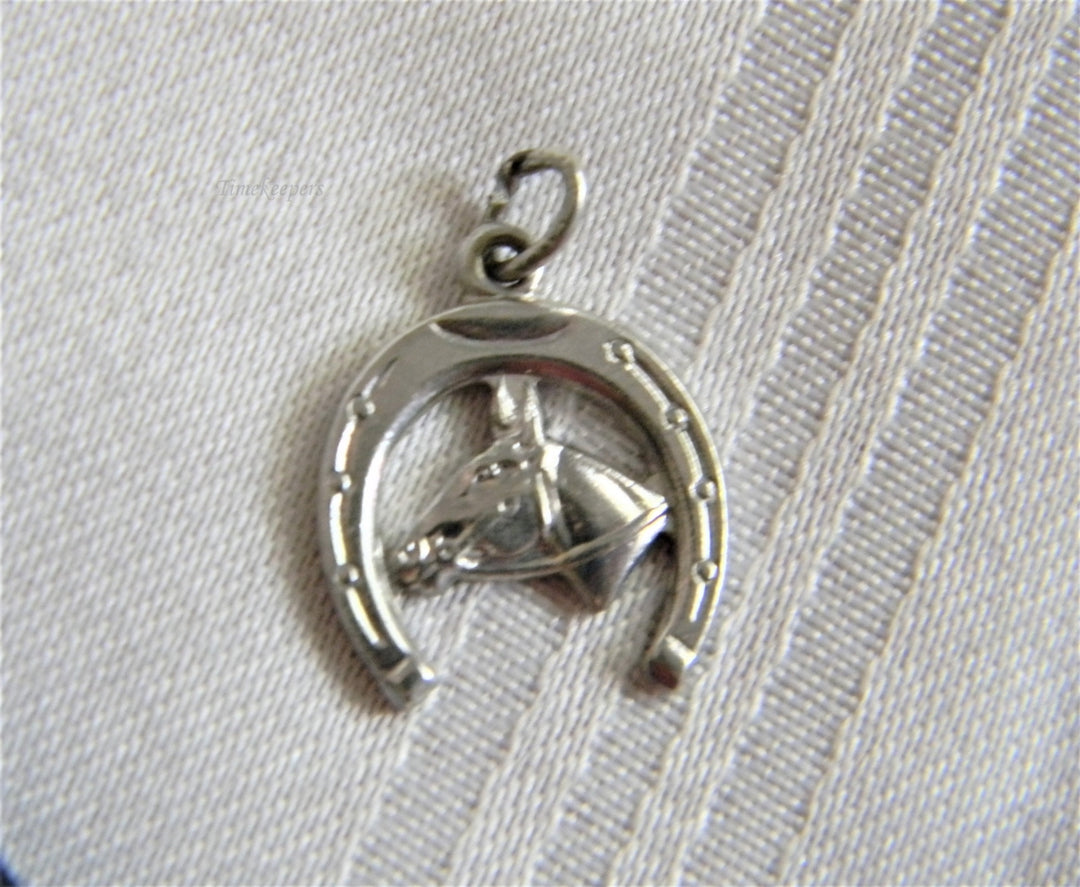 p213 Vintage Sterling Horse Shoe with Horse Head inside Pendant (No Chain)