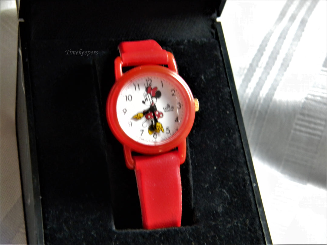 j963 Great Little Minnie Mouse Lorus Quartz Watch in Red