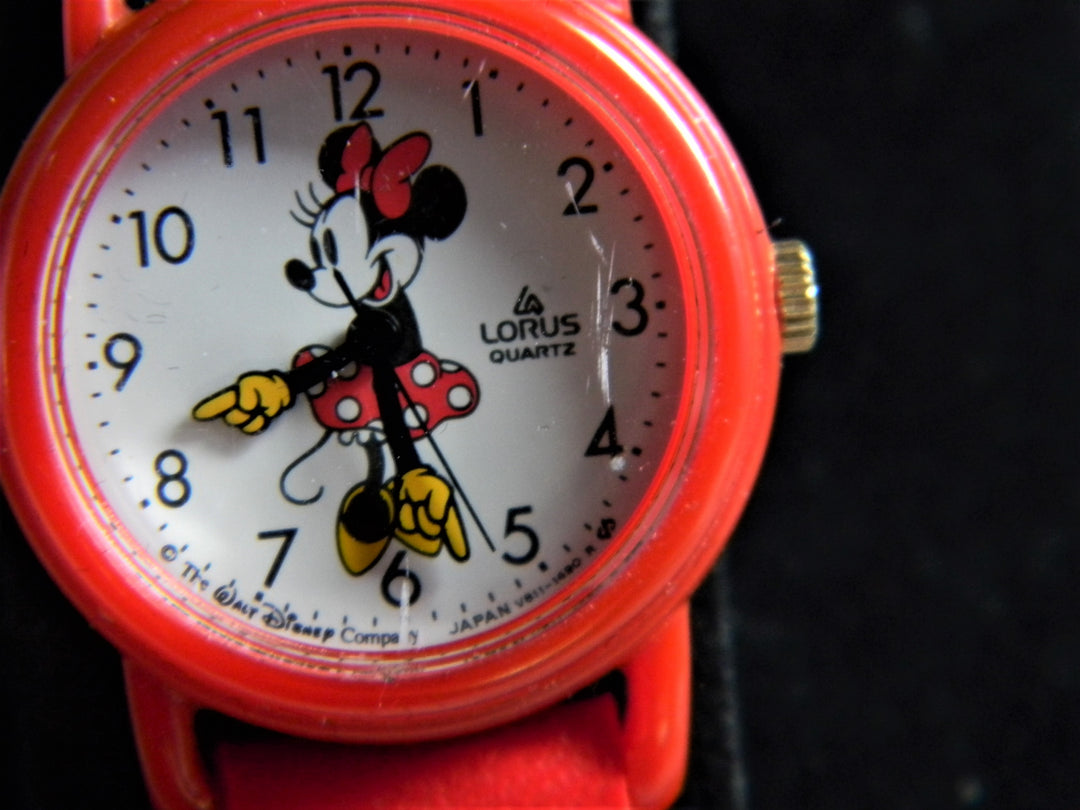 j963 Great Little Minnie Mouse Lorus Quartz Watch in Red