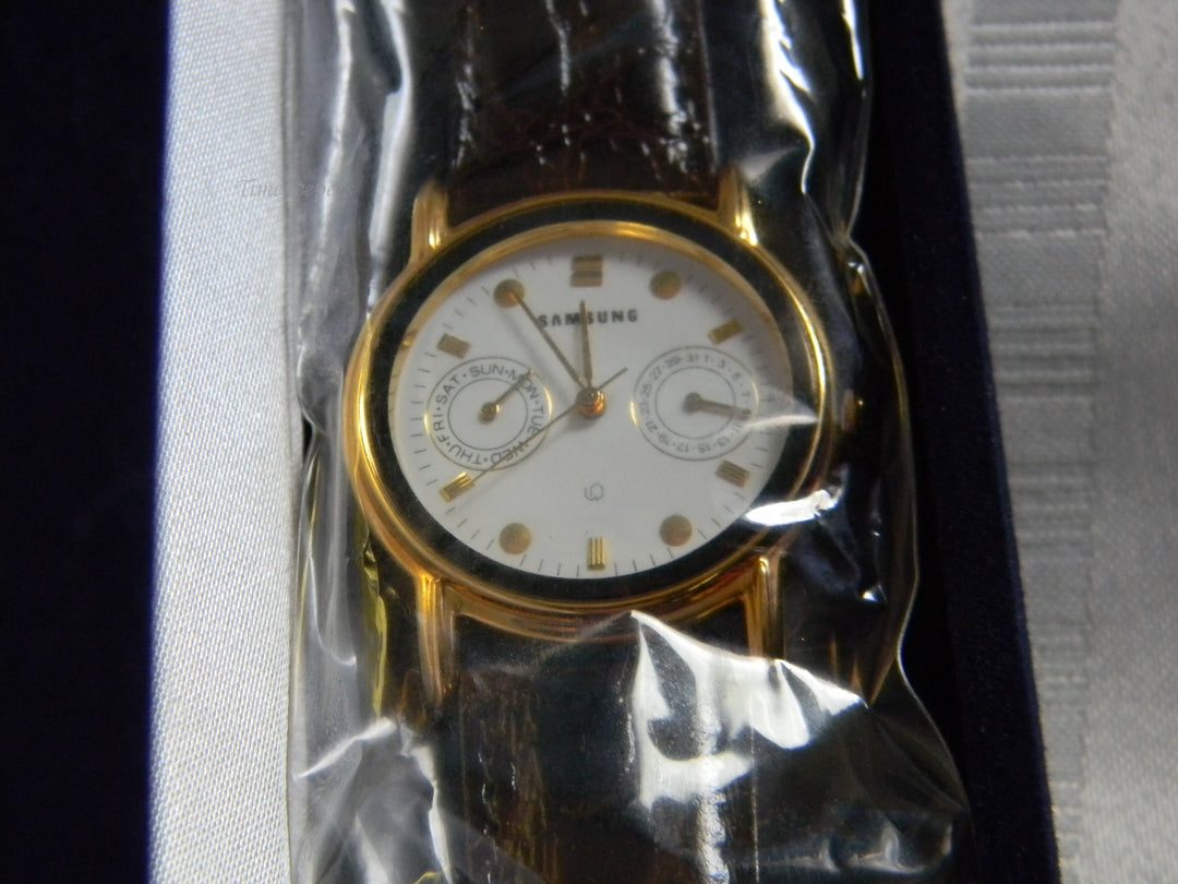 j965 Men's Samsung Day Date Wrist Watch New in Box