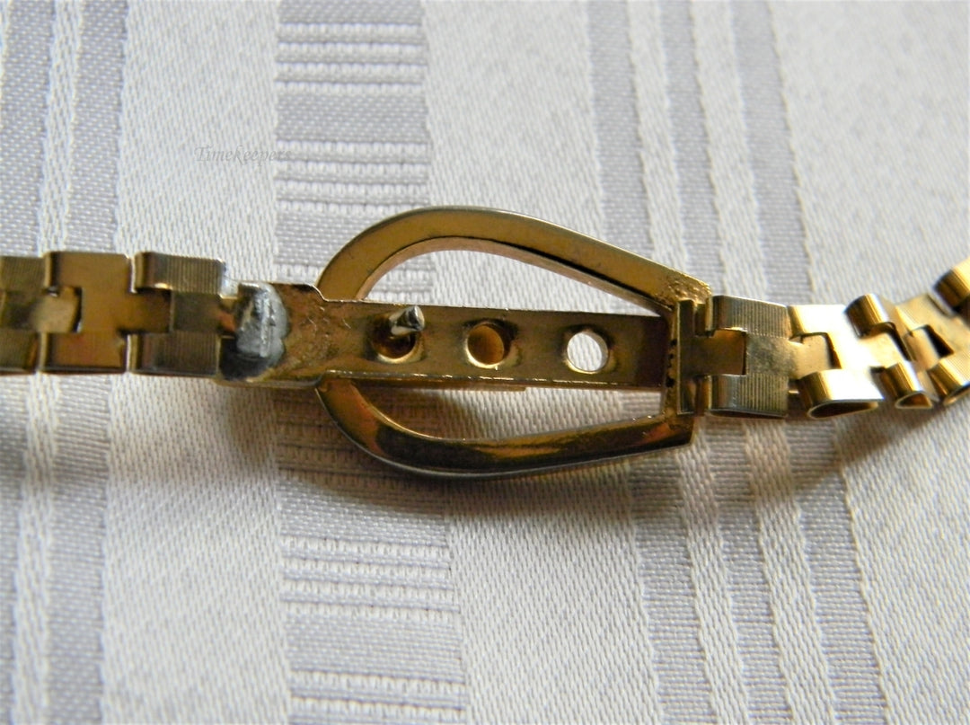 p227 Beautiful Narrow Gold Tone Link Belt with Clip Latch Buckle