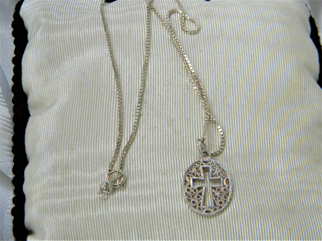 j301 Beautiful Sterling Silver Oval Filigree Cross Pendant on Sterling Box Chain