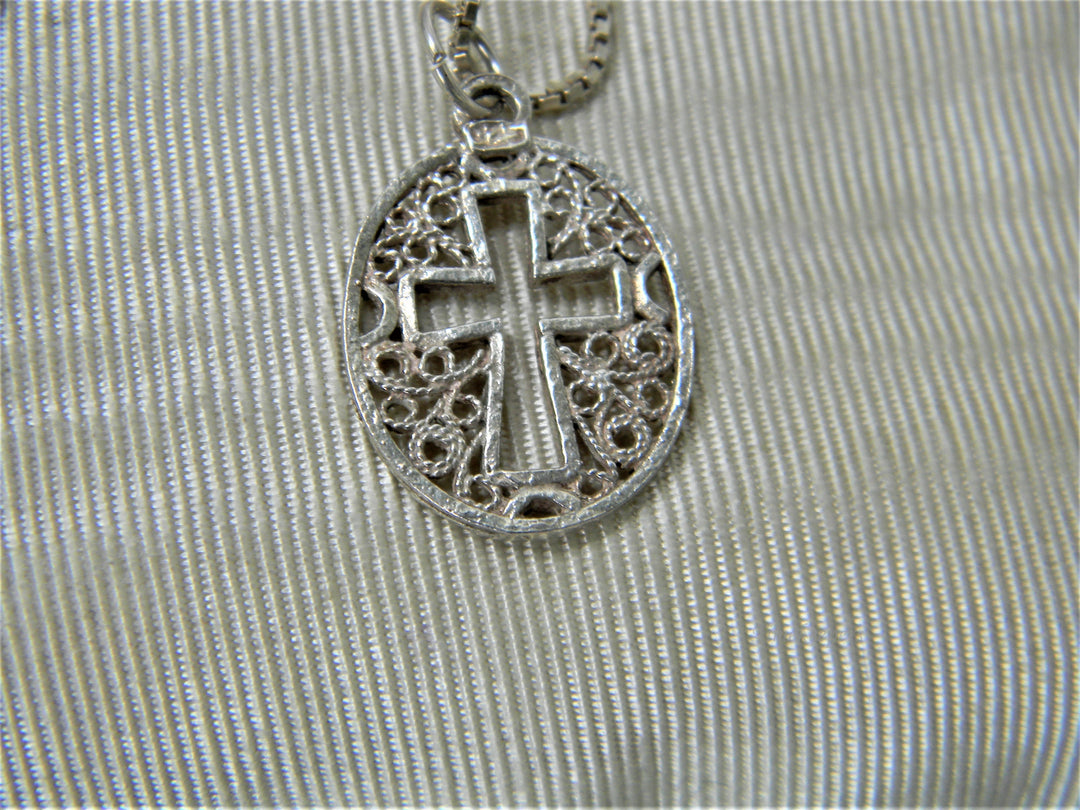 j301 Beautiful Sterling Silver Oval Filigree Cross Pendant on Sterling Box Chain