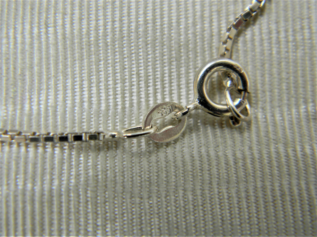 j301 Beautiful Sterling Silver Oval Filigree Cross Pendant on Sterling Box Chain