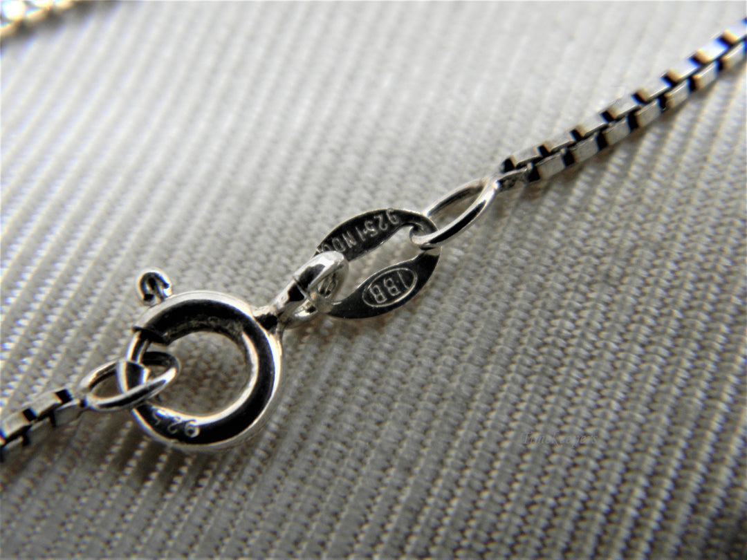 j303 Beautiful Sterling Silver Crucifix Pendant on Sterling Box Chain