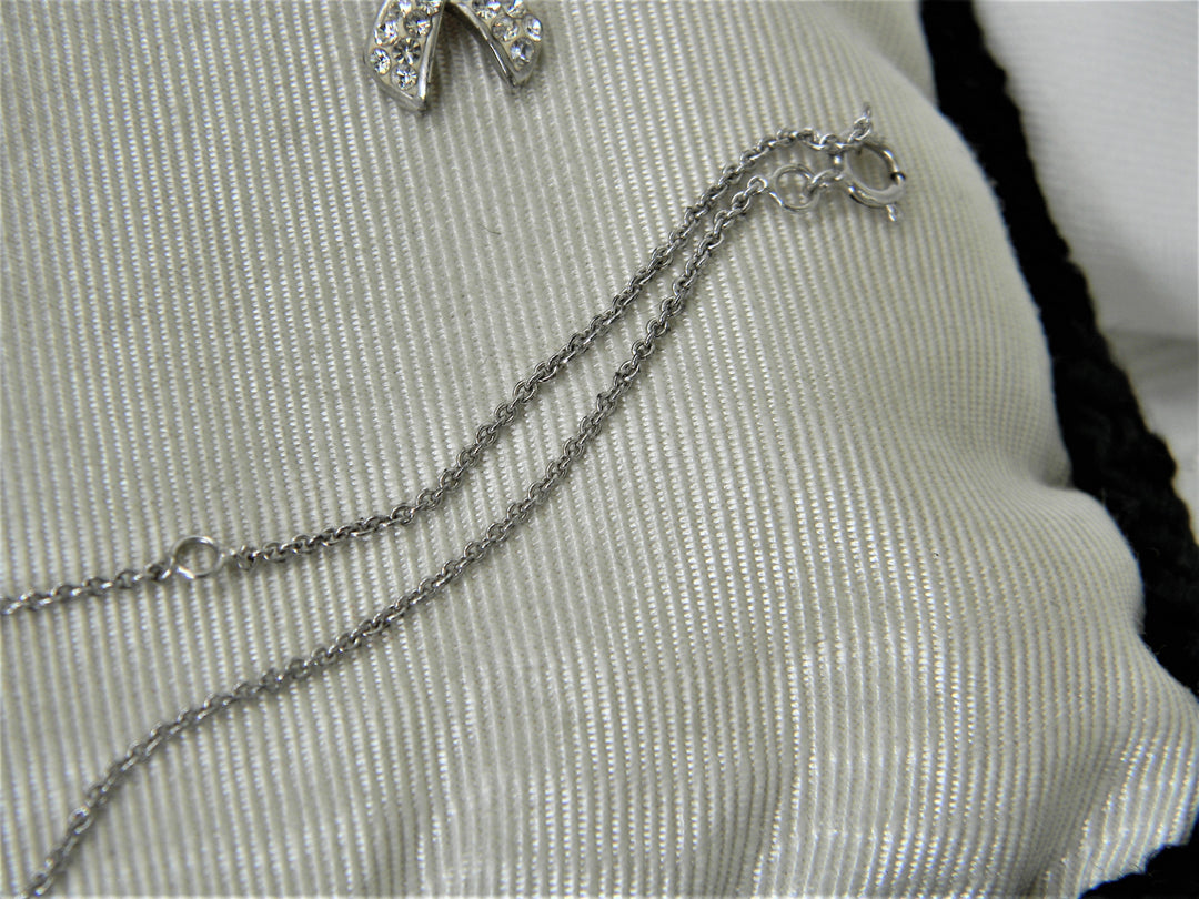 j308 Pretty Crystal Cancer Ribbon Pendant in Sterling Silver on Chain