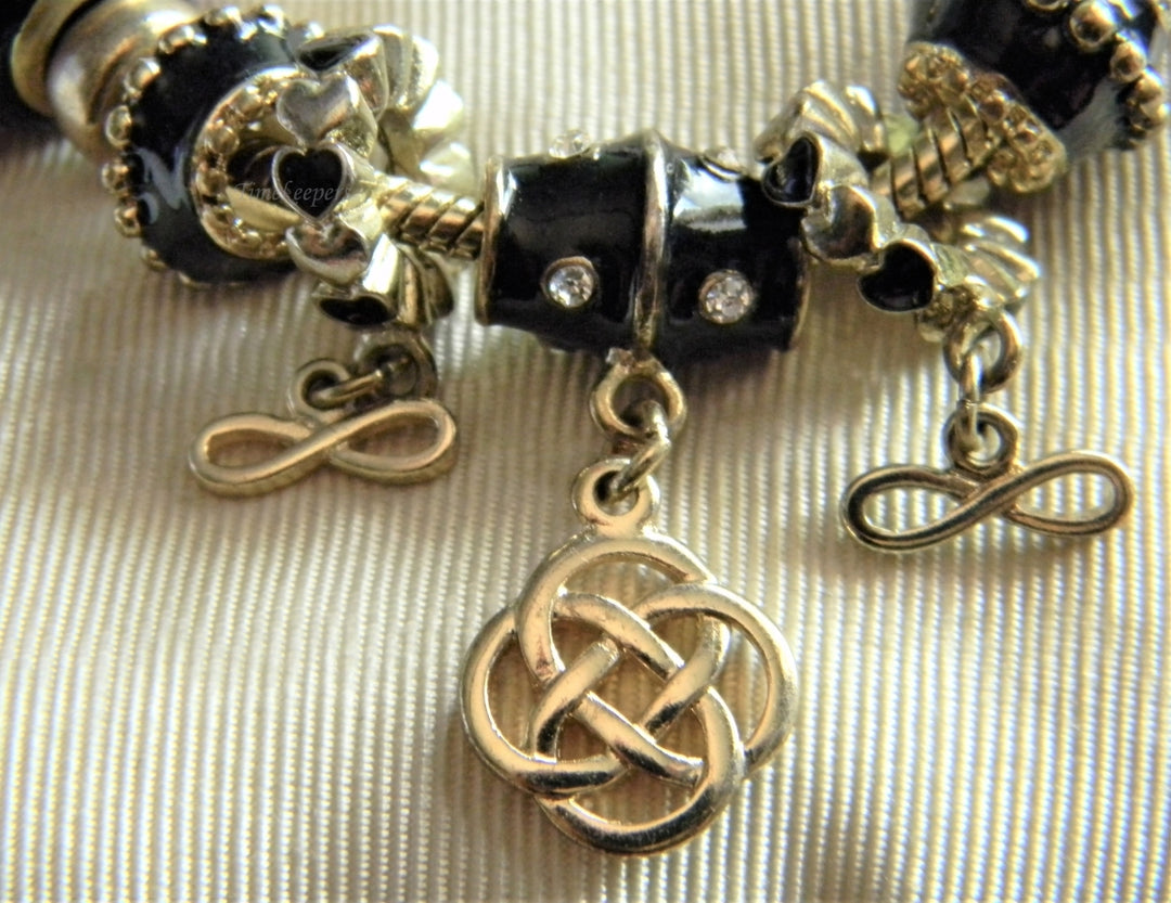 p241 Nice Silver Tone European Charm Bracelet with 15 Slide Charms