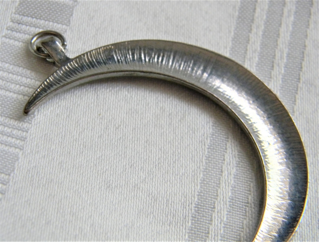 p244 Vintage Silver Tone Embossed Crescent Moon Pendant/ Charm (No Chain)