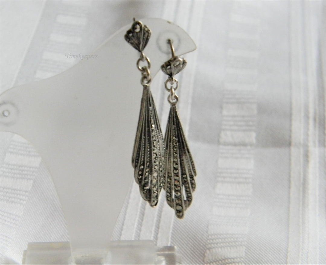 p250 Stunning Silver Hook Dangle Pierced Earrings with Marcasite