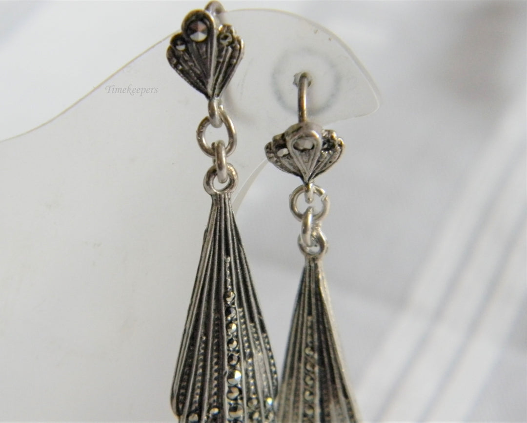 p250 Stunning Silver Hook Dangle Pierced Earrings with Marcasite