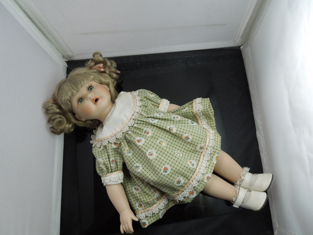 h686 Vintage Doll with cloth Body Porcelain Head, Hands, Legs and Feet