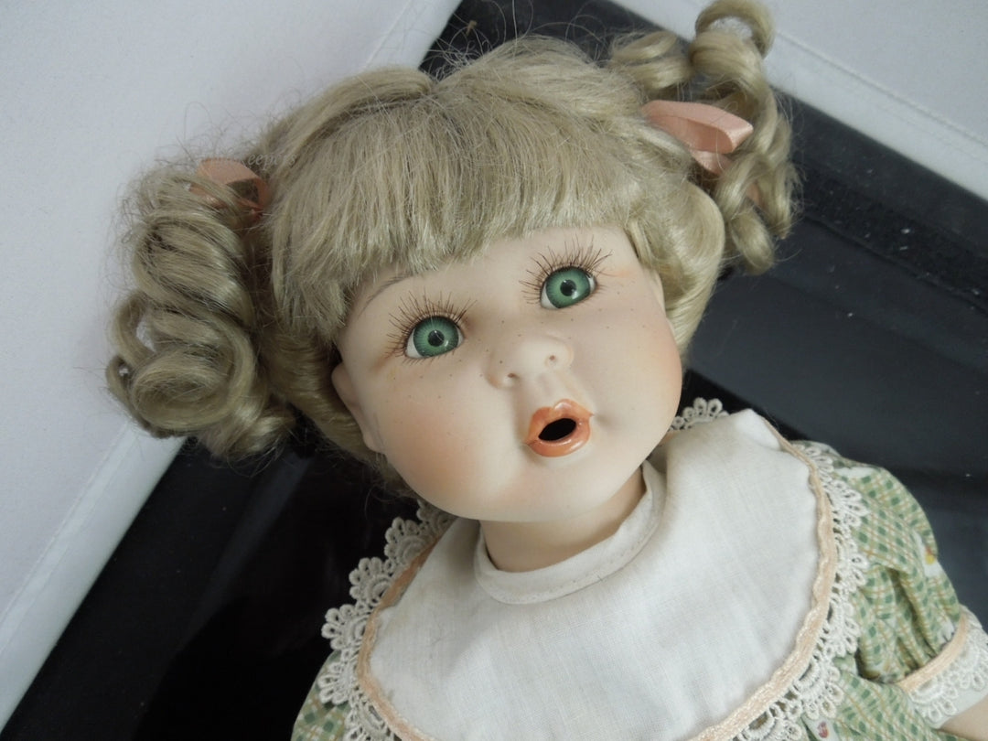 h686 Vintage Doll with cloth Body Porcelain Head, Hands, Legs and Feet