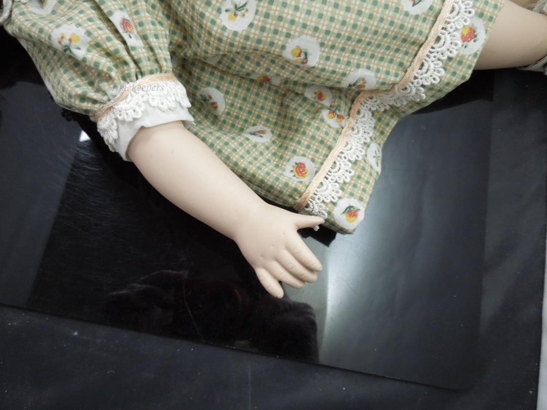 h686 Vintage Doll with cloth Body Porcelain Head, Hands, Legs and Feet